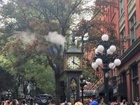 4 Uhr bei der Dampfuhr in Gastown Vancouver