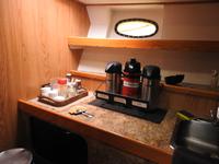 Kaffeestube auf Whalewatchingboot