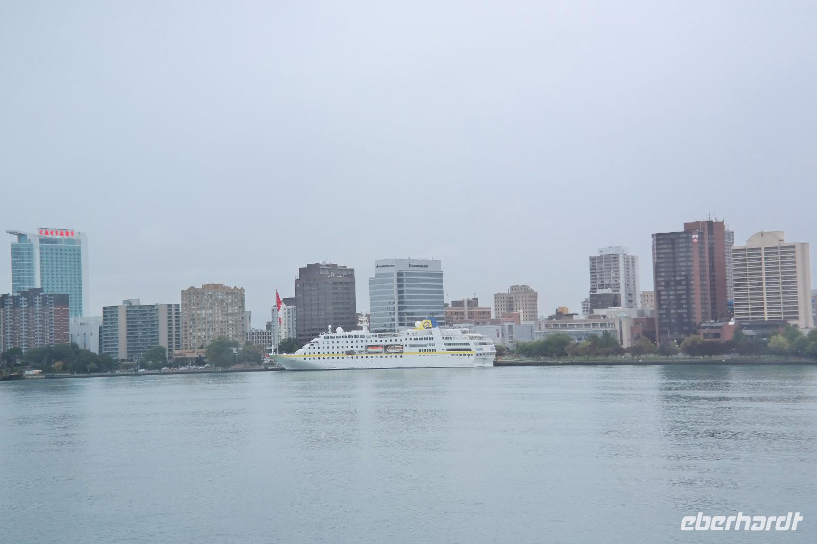 MS Hamburg vor Windsor