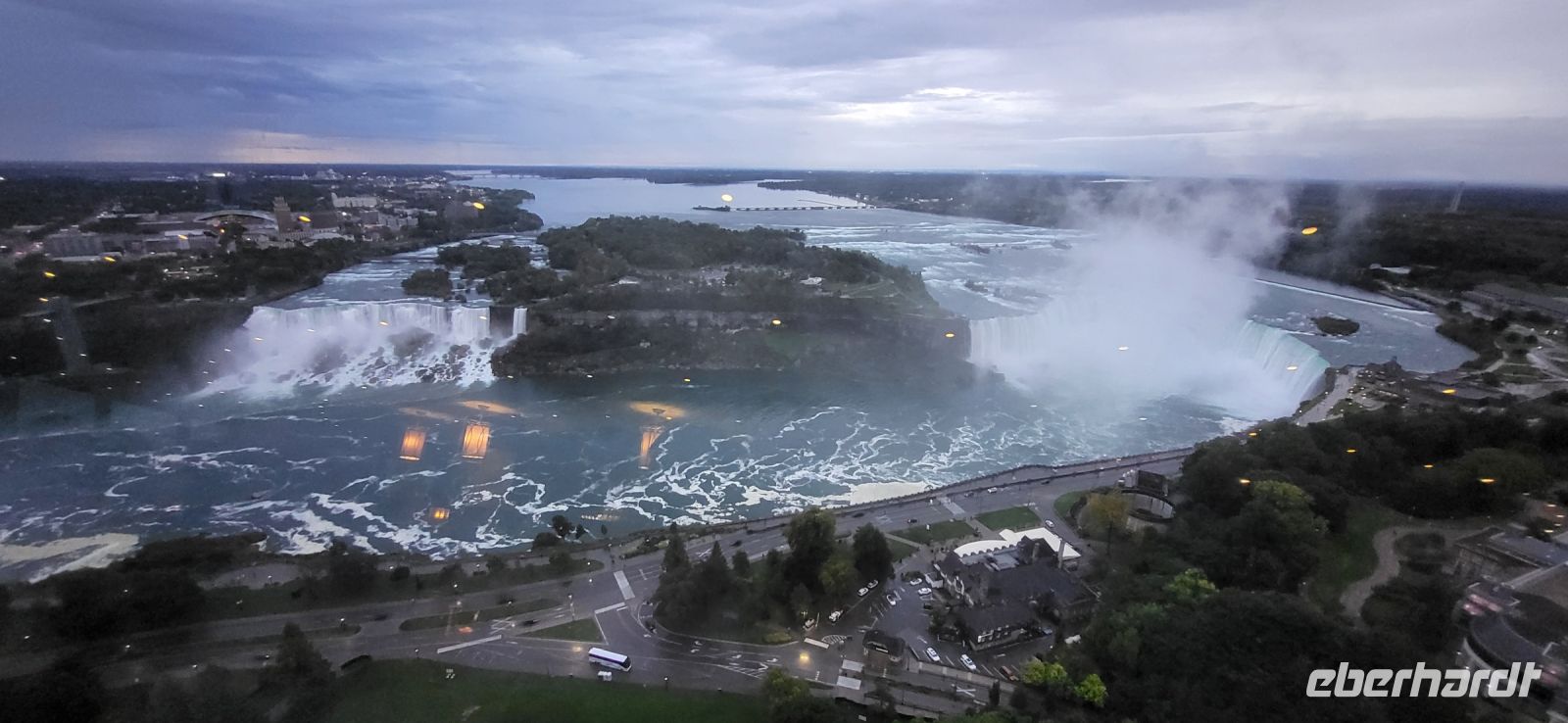 16 Blick auf die Fälle vom Skylon Tower