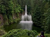 Pas de deux in Butchart Garten