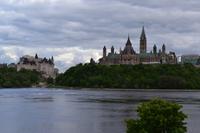Stadtrundfahrt Ottawa & Gatineau - Blick auf das Parlamentsgebäude und Château Laurier