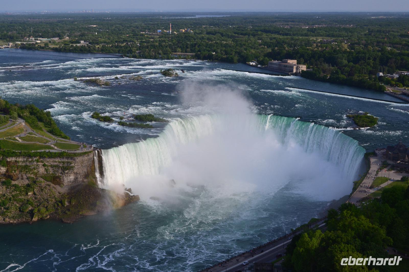 Niagara Falls - Blick vom Skylon Tower auf die Horseshoe Falls