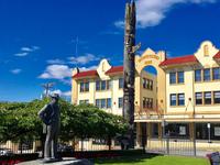 Mr Hayes, Tshimian Totem und Markthalle in Prince Rupert