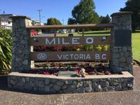 Victoria - Meile 0 des Transcanada Highway