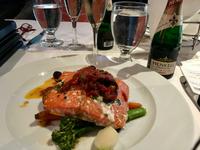 feines Essen auf Grouse Mt.