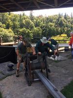 in Kingston werden einige Schleusen mit der hand geöffnet und geschlossen