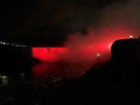 Ost-Kanada zum Indian Summer - Niagara-Fälle bei Nacht