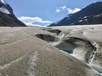 Auf dem Athabasca Gletscher beim Columbia Eisfeld
