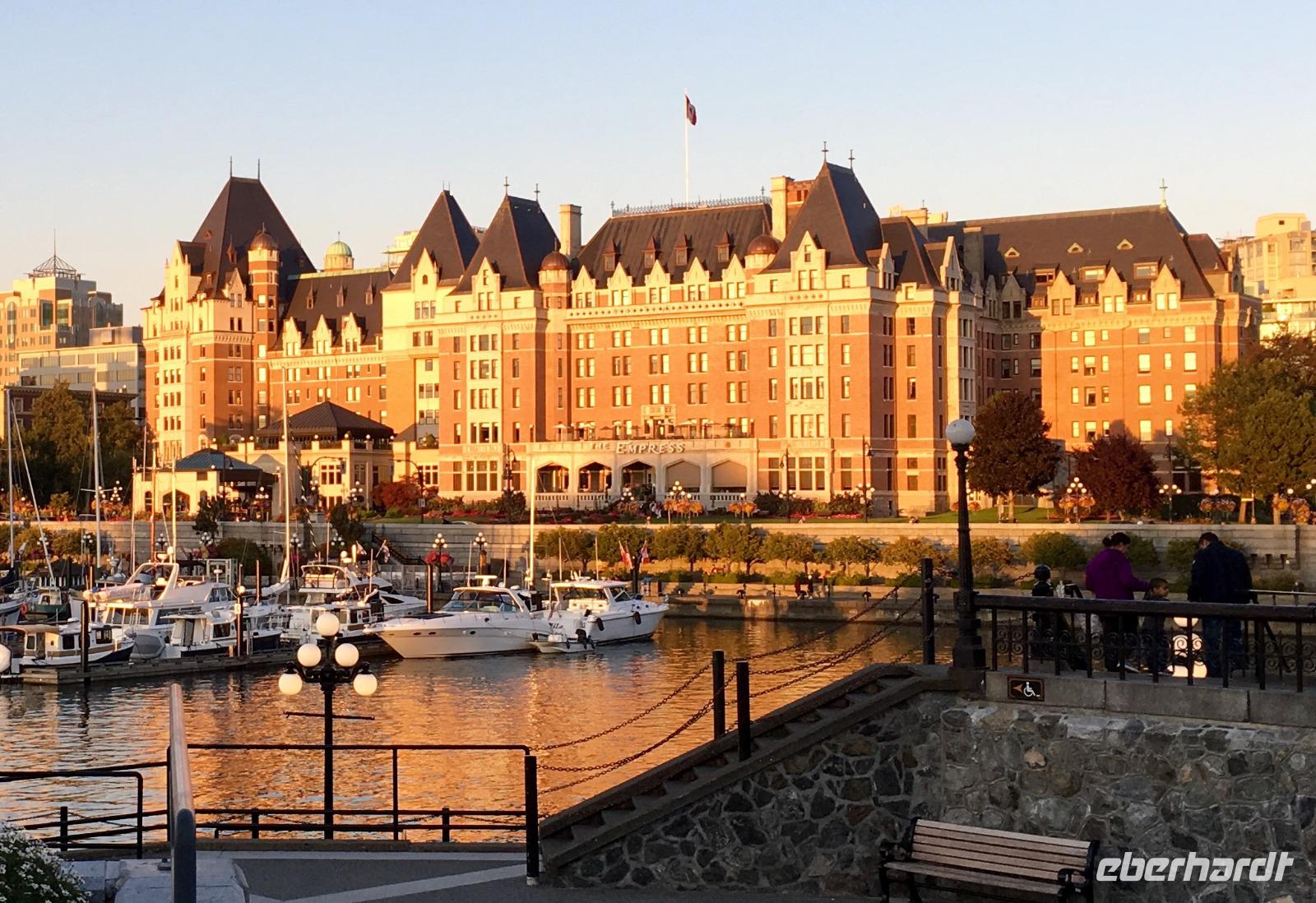 Empress Hotel in Victoria in der Abendsonne