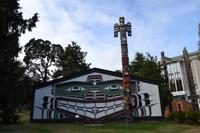 Spaziergang durch Victoria - Langhaus der Haida