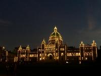 Das Parlament in Victoria by night