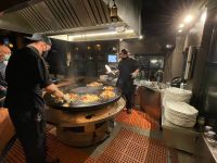 Abendessen im mongolischen Restaurant in Whistler