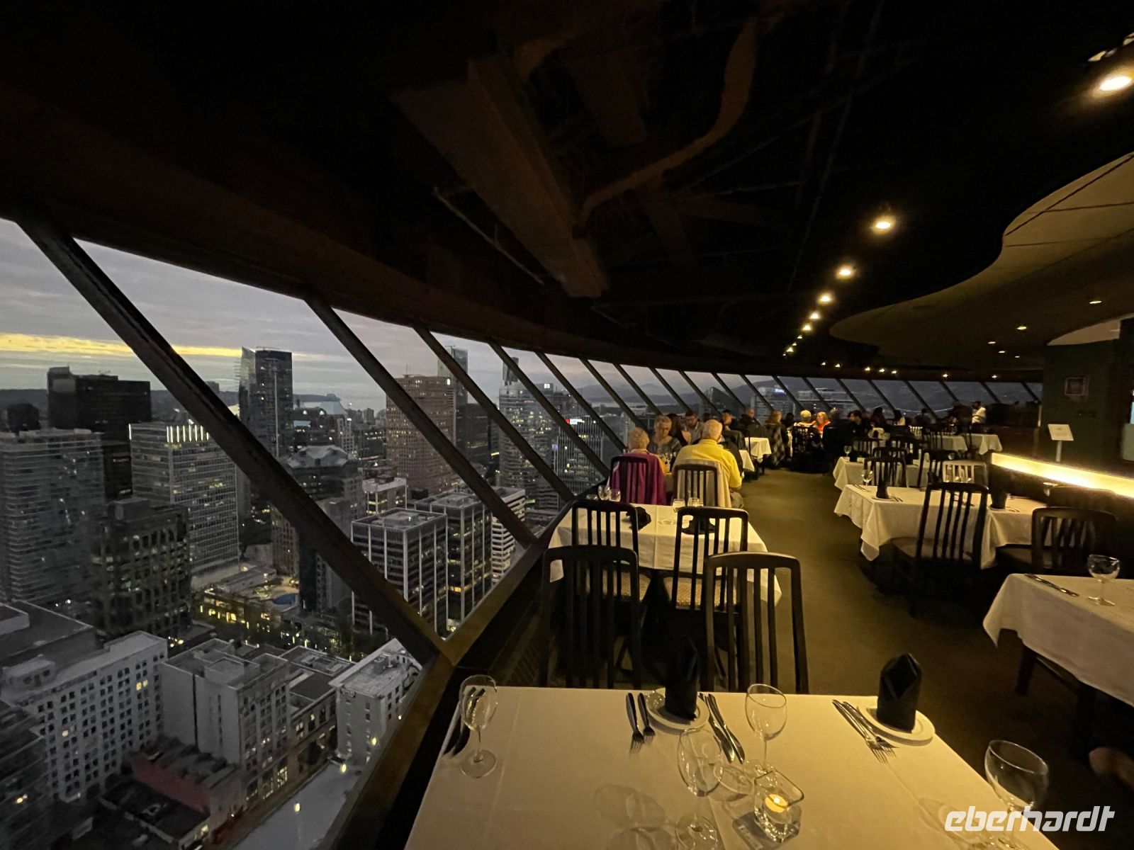 Abschluss-Abendessen im Dreh-Restaurant Top of Vancouver