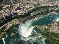 Die kanadischen Niagara Hufeisenfaelle von oben