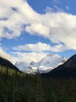Verschneite Rockies in Jasper