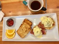Die besten Eggs Benedict zum Fruehstueck in Whistler
