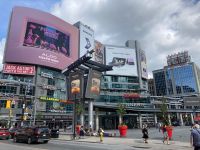 2. Reisetag – Stadtrundfahrt Toronto – Dundas Square