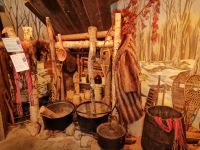 So stellte man früher den Ahornsirup her. 