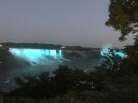 Niagarafälle bei Nacht