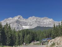 Lake Minnewanka. Blick auf Cascade Mountain