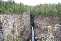 78 Picknick am Wasserfall