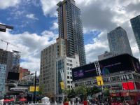2. Reisetag – Stadtrundfahrt Toronto – Dundas Square