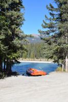 Einstieg zur Schlauchboottour auf dem Athabasca River