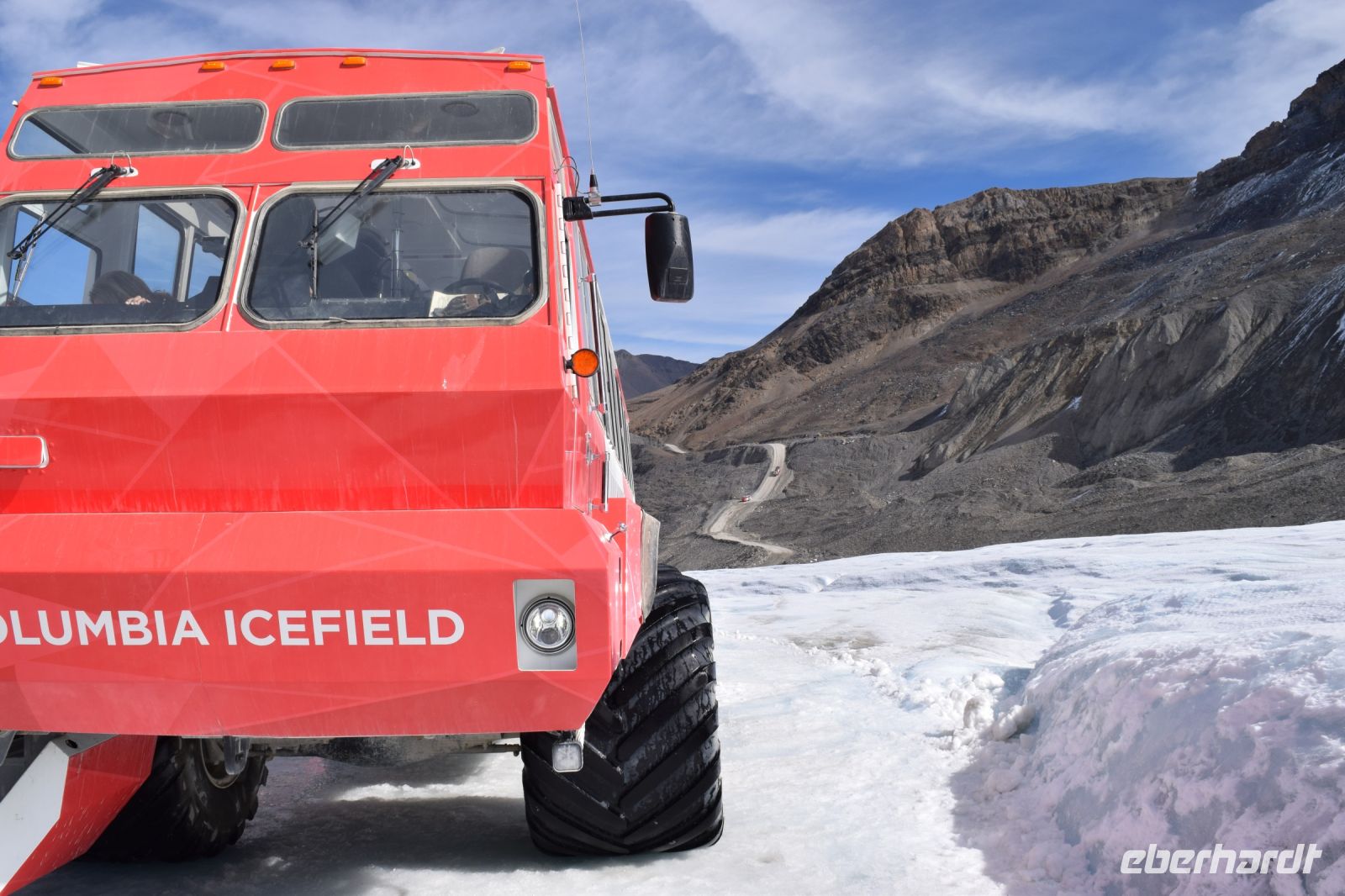 Spezialfahrzeuge bringen uns auf das Eisfeld