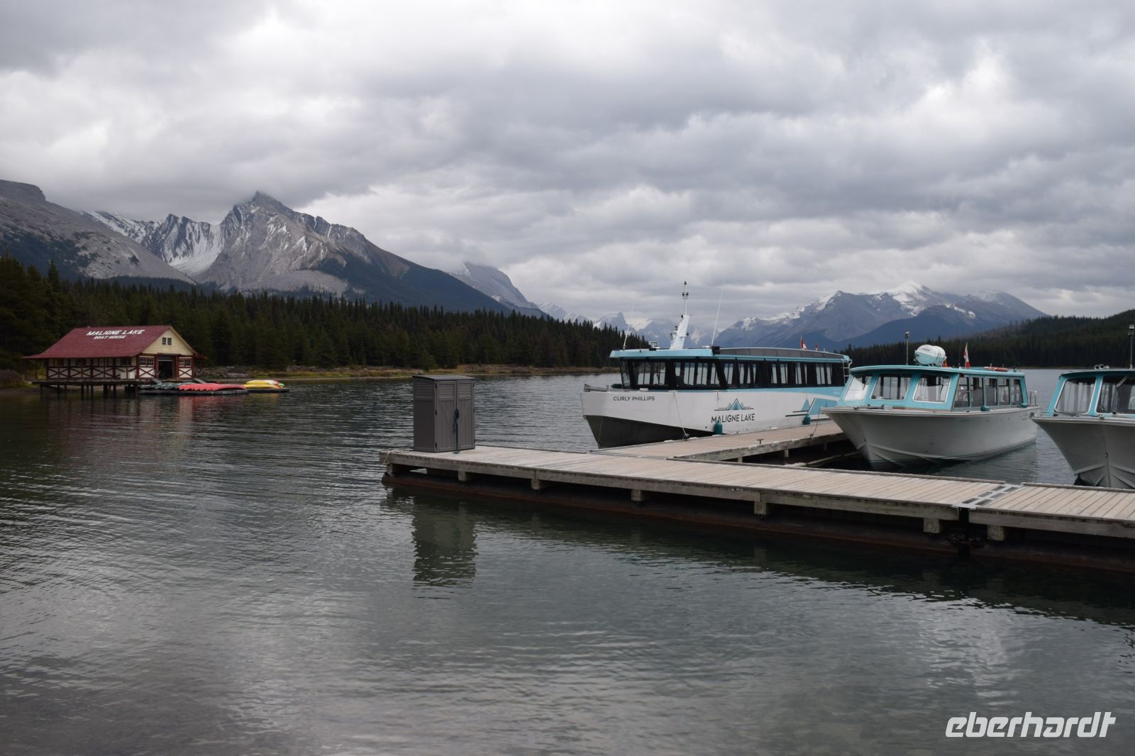 Unser Schiff auf dem Maligne See