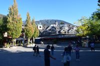 Der Wintersportort Whistler wird von jungen Mountain-Bikern bevölkert