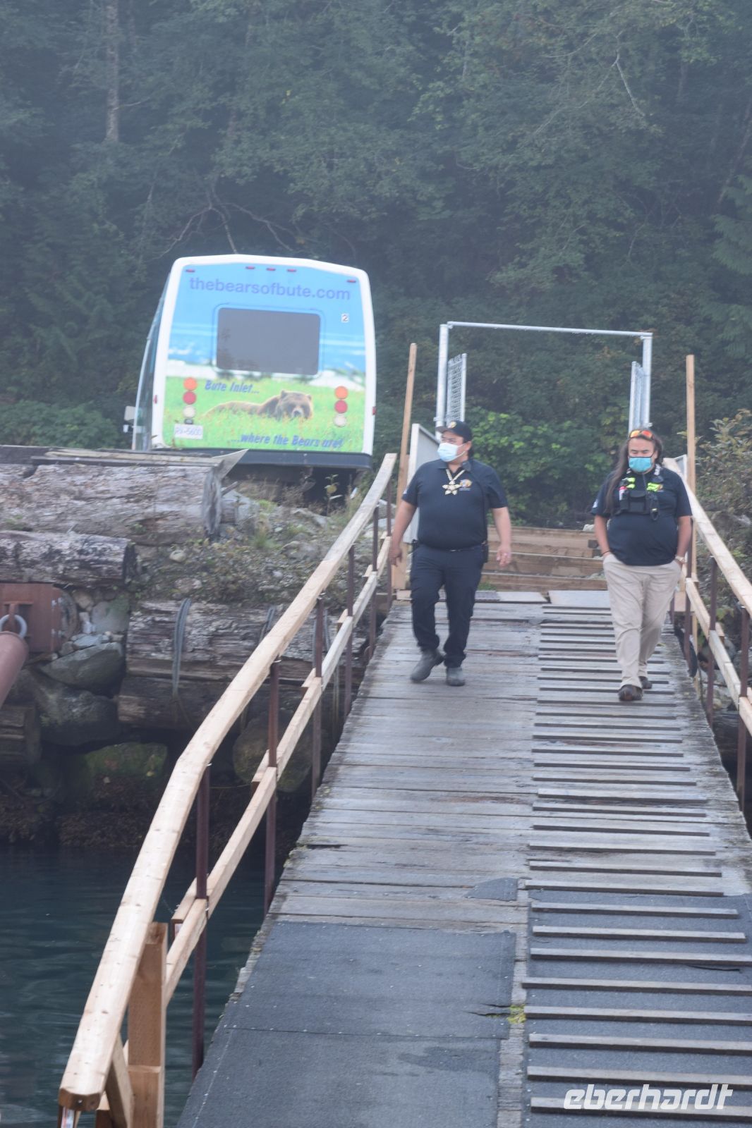 Bärenhüter Kalvin und Steward vom Stamm der Homalco