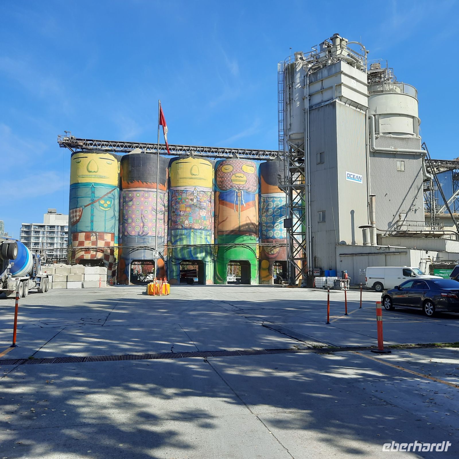 Granville Island - selbst das Betonwerk ist Kunst