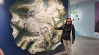 Singlereise Kanada - Kathy im Besucherzentrum am Athabasca-Gletscher