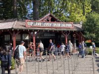 An der Capillano Suspension Bridge (2)