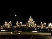 Das Parlament in der Nacht bei Blue Full Moon. 