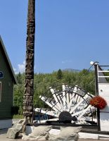 Old Hazelton der Raddampfer und sein Totem