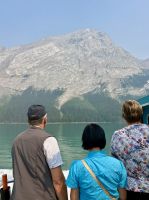 Aussichten auf dem Maligne See fahrend