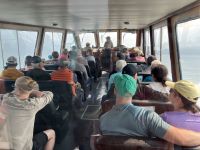 Im Boot nach Spirit Island auf Maligne See