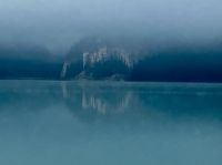 Lake Louise bei Nebel
