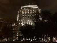 1. Reisetag – Ankunft in Montréal – Sun Life Building bei Nacht