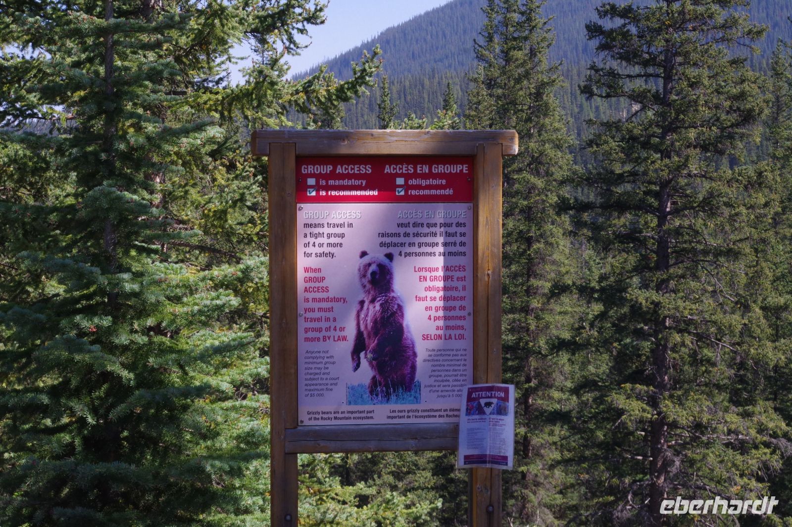 Baerenwarnung am Moraine Lake 2