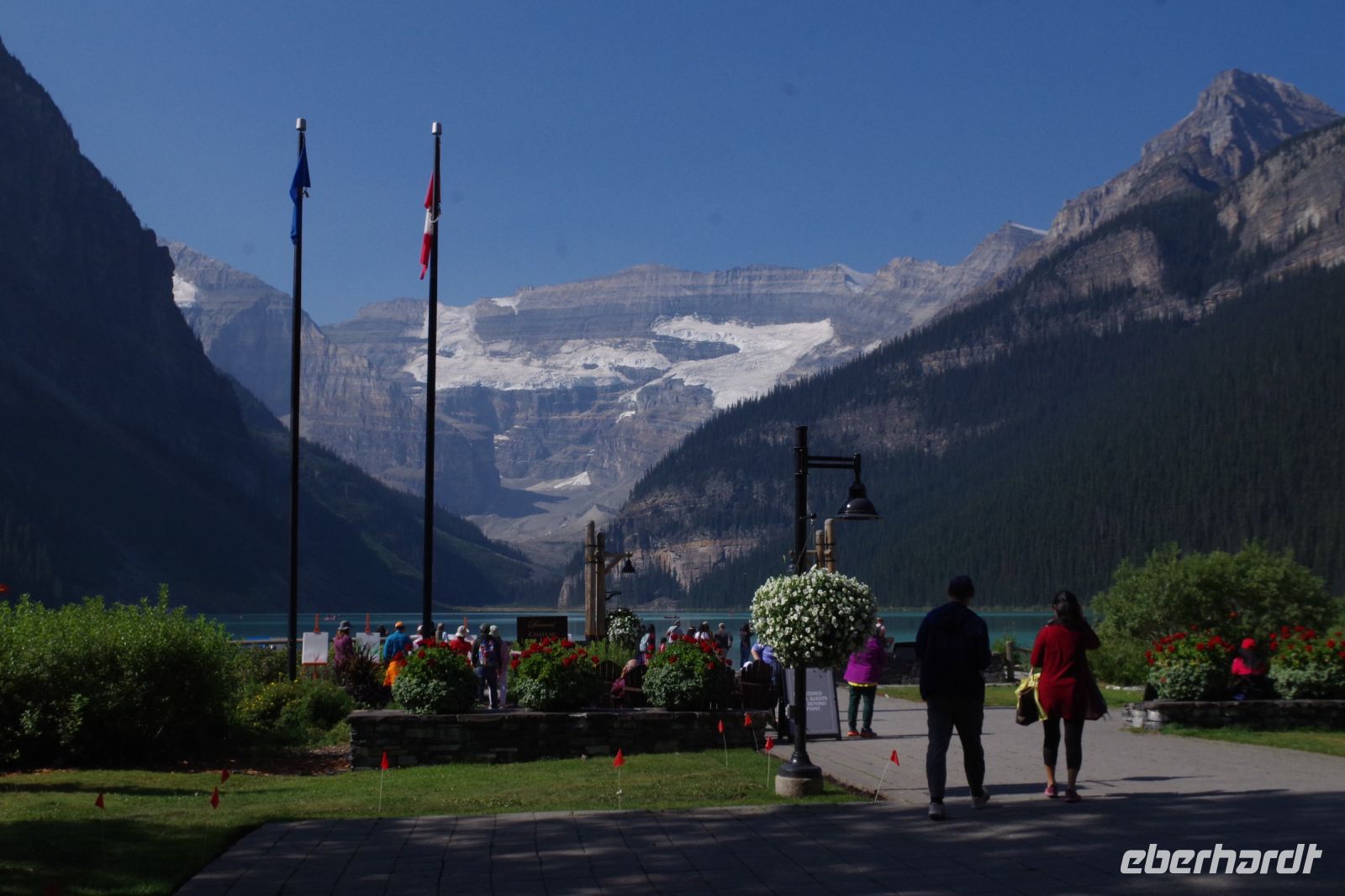 Blick vom Chateau Lake Louise auf den Victoria Gletscher