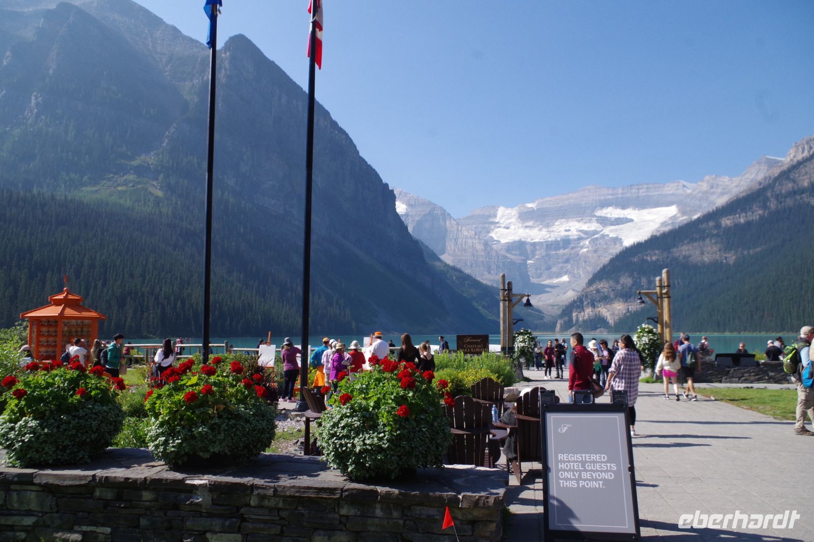 Vor dem Chateau Lake Louise 2