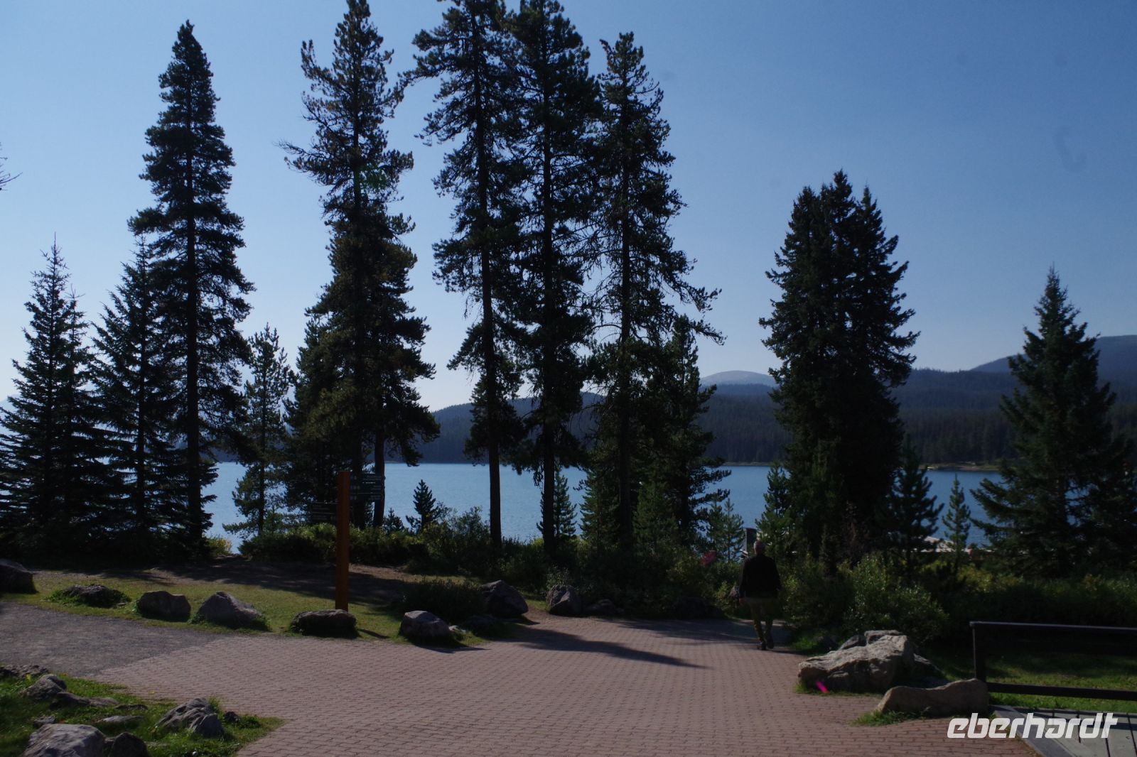 Am Maligne Lake