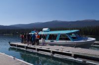 Boarding Maligne Lake Bootsfahrt