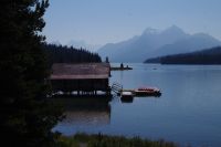 Am Maligne Lake