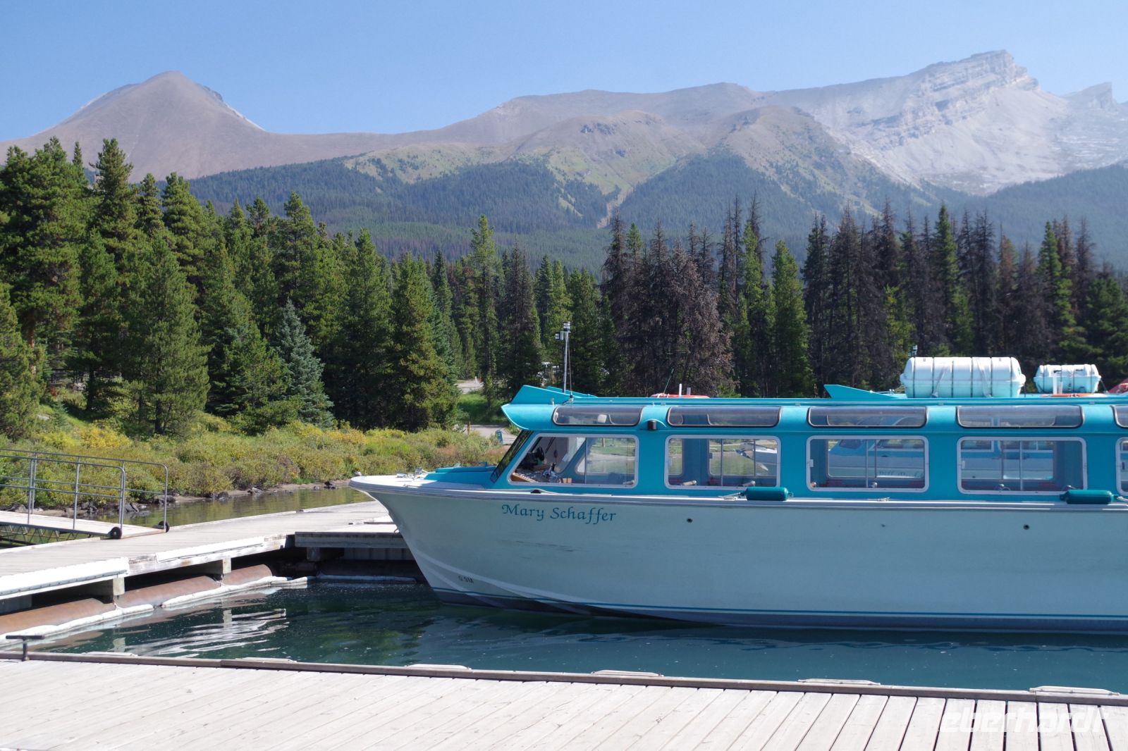 Mary Schäfer Boot am Maligne Lake