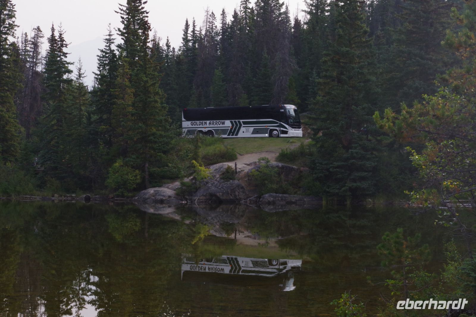 Unser Rundreisebus am Pyramid Lake