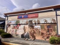 16. Reisetag – Von Tofino nach Victoria – Zwischenstopp in Chemainus – Wandgemälde